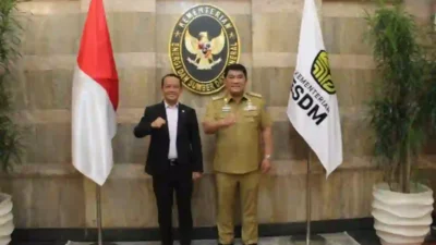 pacu-pertumbuhan-ekonomi-rakyat,-gubernur-yulius-bergerak-cepat-dorong-legalitas-tambang-rakyat-di-sulawesi-utara (1)